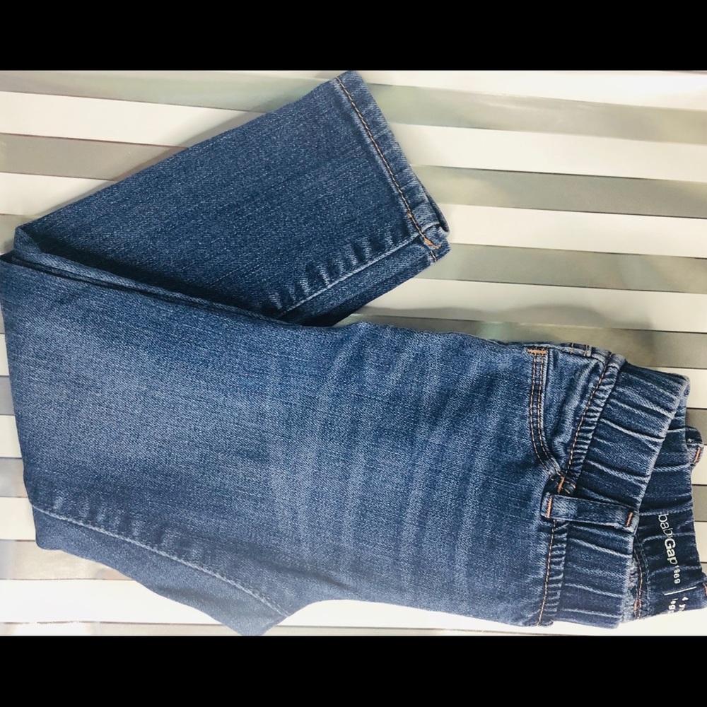GAP Jeans‼️ Size:T4 Color: Dark blue‼️ Its a WIN!!